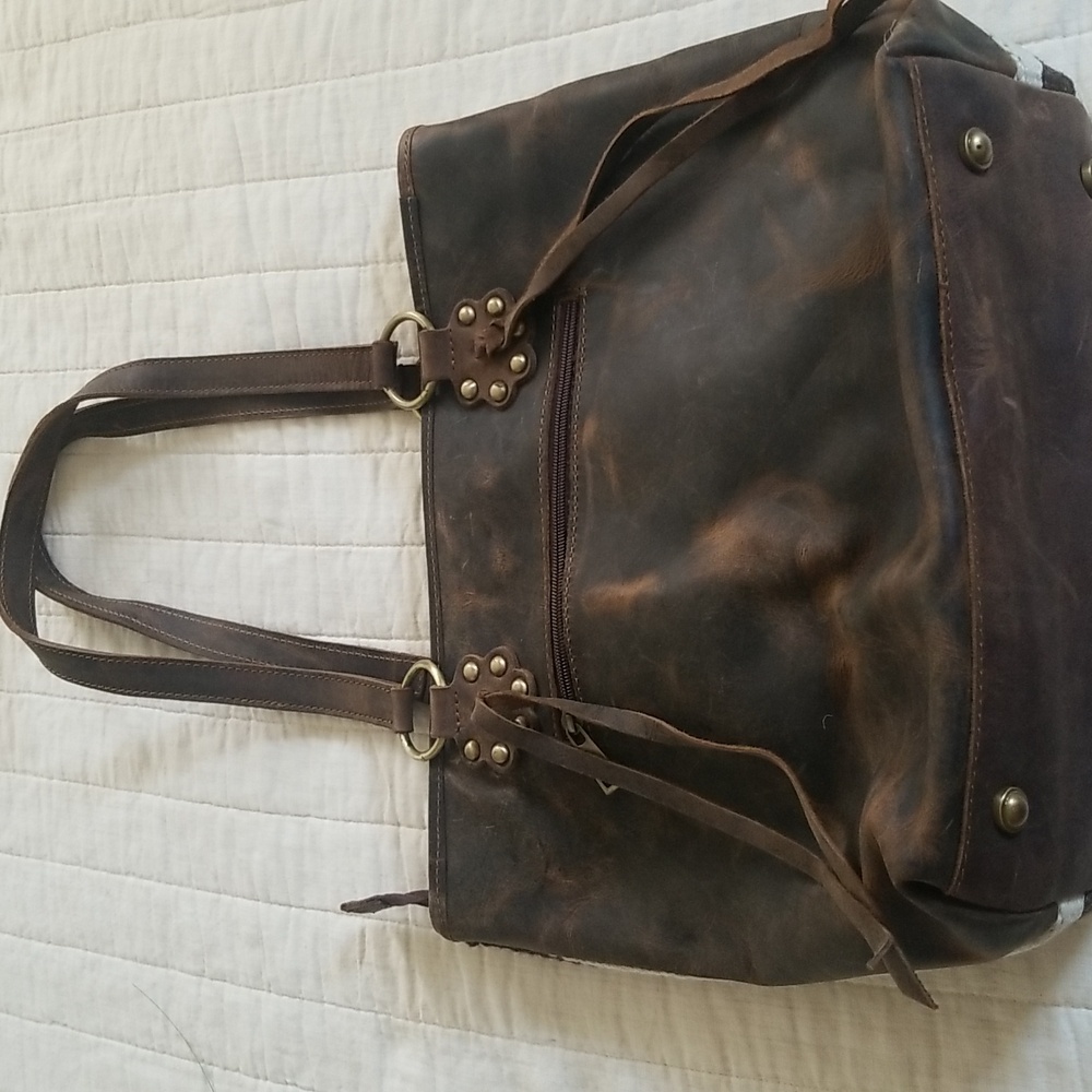 Ariat - Picture 5 of 13